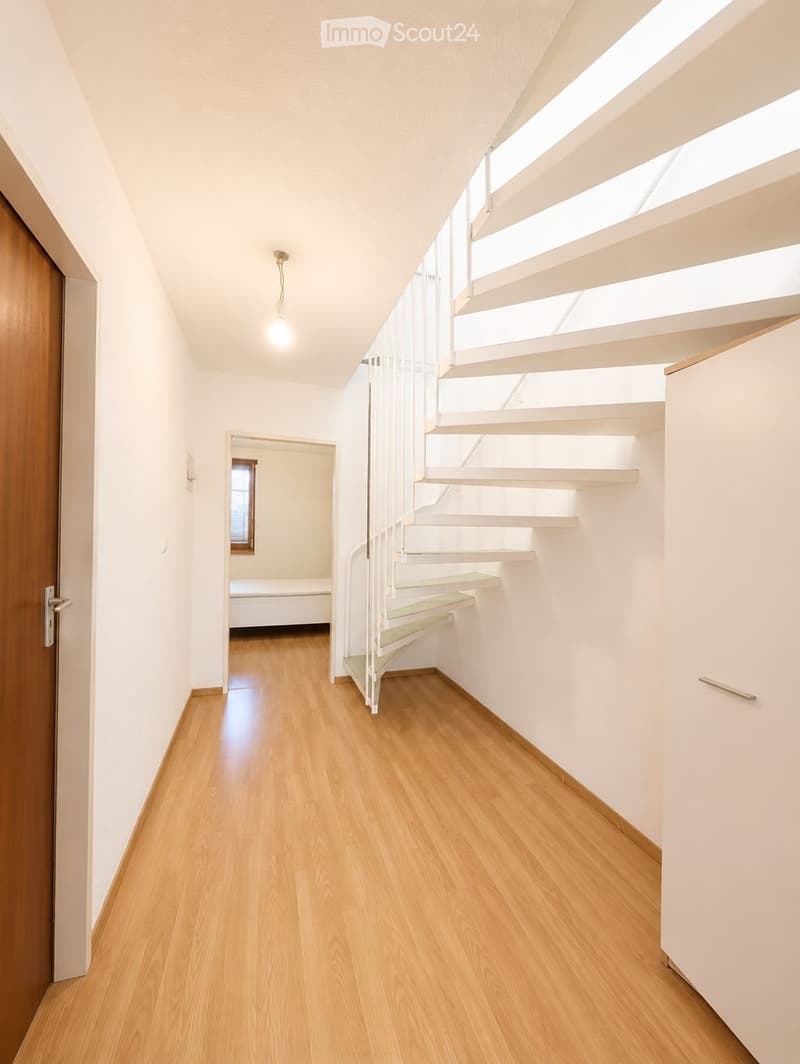 NEUCHÂTEL, Charmantes 3,5 Zimmer möbliert mit sonnigem Balkon (6)