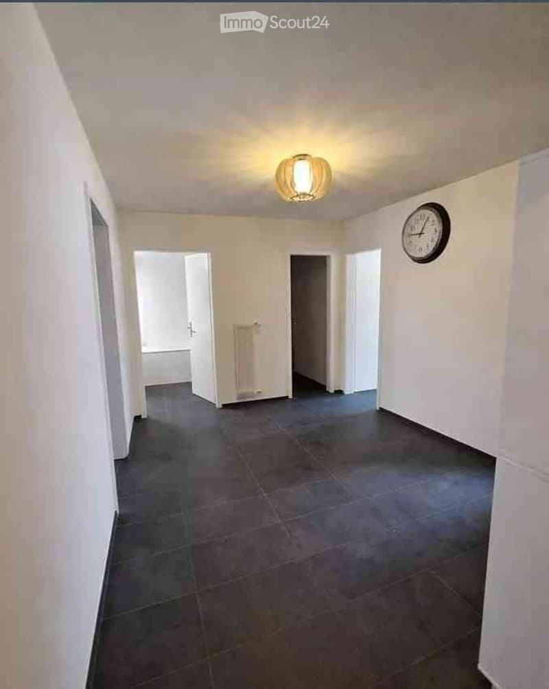 4.5 out of 92 m2 renovated, 7 minutes on foot from Aigle train station (2)