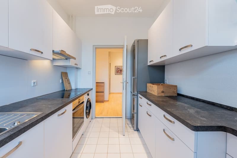 La Chaux-de-Fonds Superb 2-Zimmer-Wohnung mit Balkon und Parkplatz (2)