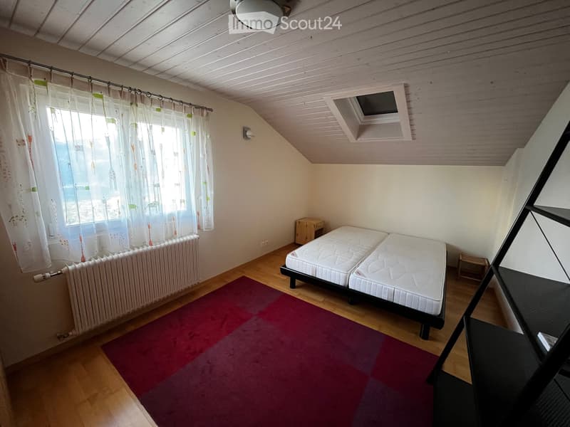 Charmantes 3,5-Zimmer-Dachgeschosswohnung zur Miete in Veysonnaz (2)