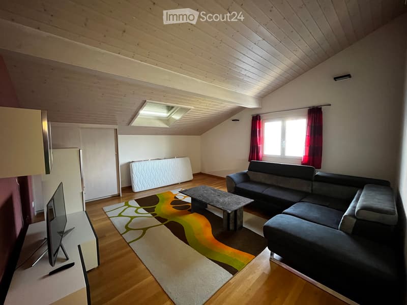 Charmantes 3,5-Zimmer-Dachgeschosswohnung zur Miete in Veysonnaz (1)