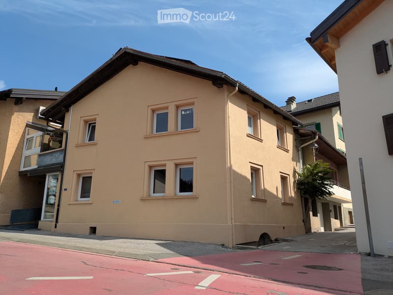 Zu vermieten Duplex-Wohnung 3,5 Zimmer in einem Dorfhaus (1)