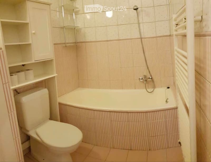 Apartment / condominium with 2 bedrooms and 1 bathroom (3)