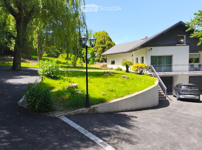 Beautiful 11-room property 300 m2 (2)