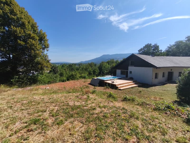 Beautiful 11-room property 300 m2 (1)