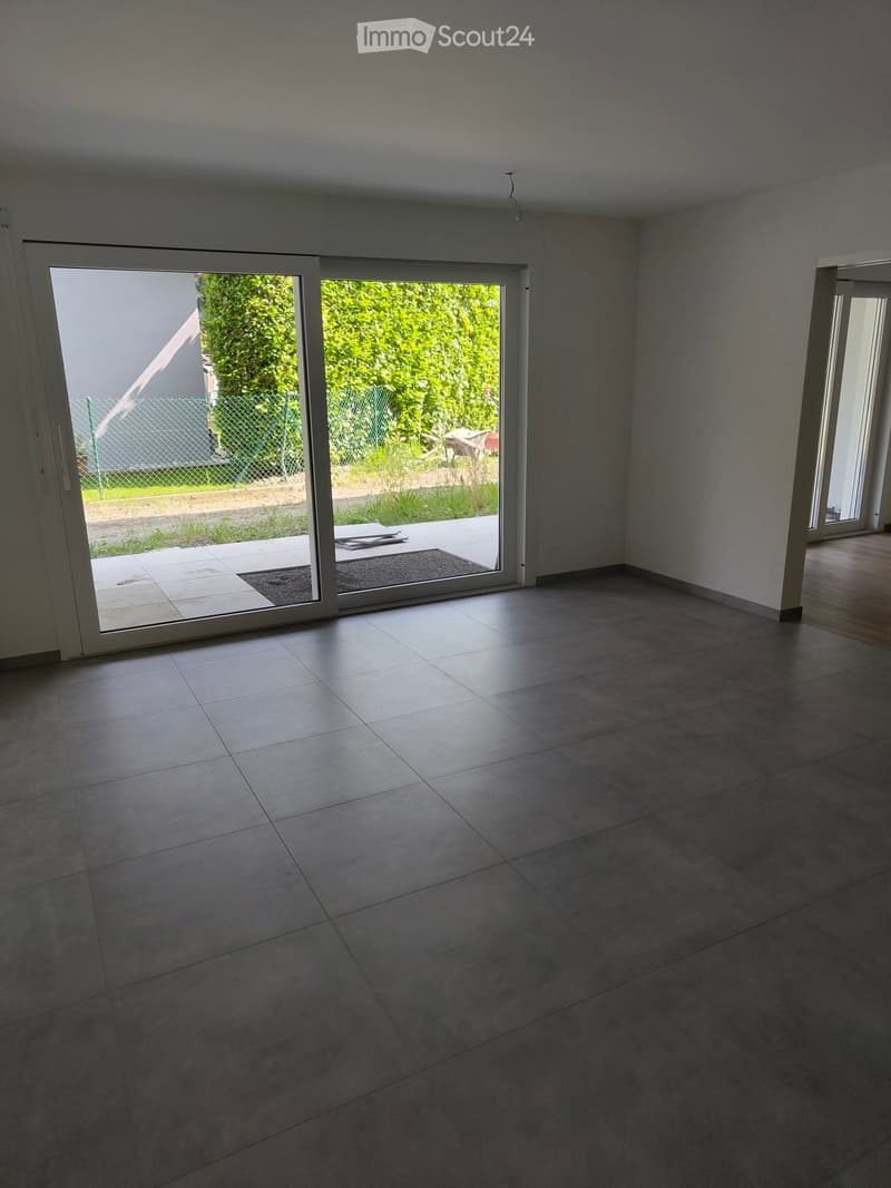 Charmantes 2.5-Zimmer-Wohnung in Collombey-Muraz (4)