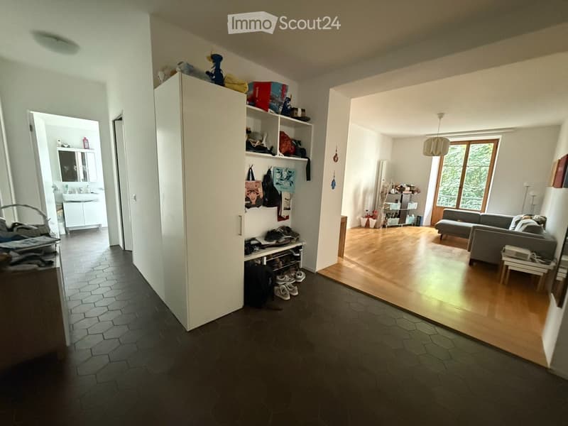 Beautiful apartment, balcony, lake view. Available from September 1st (1)