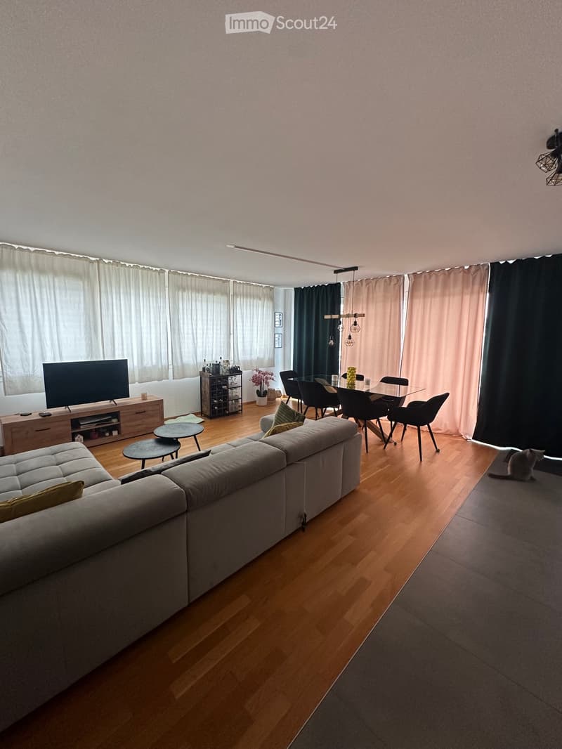 Schönes Apartment mit 2 Zimmern und 2 Badezimmern (1)