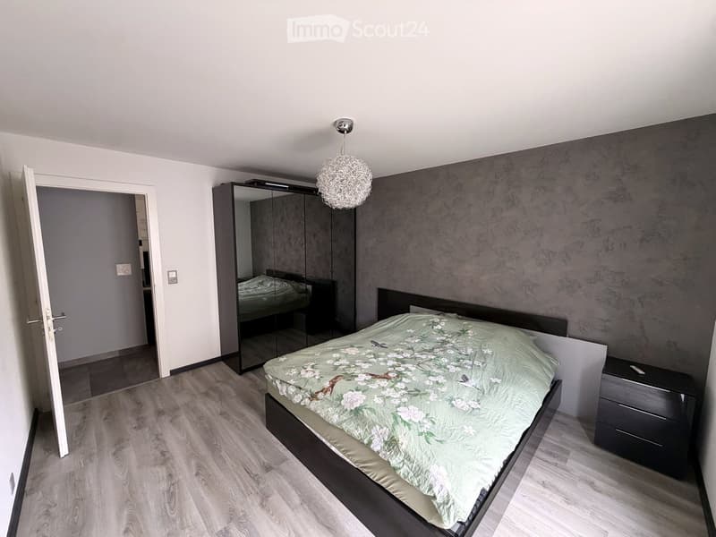4,5 Zimmer möbliert 105 m² - Nebenkosten + Box + Parkplatz inklusive (3)