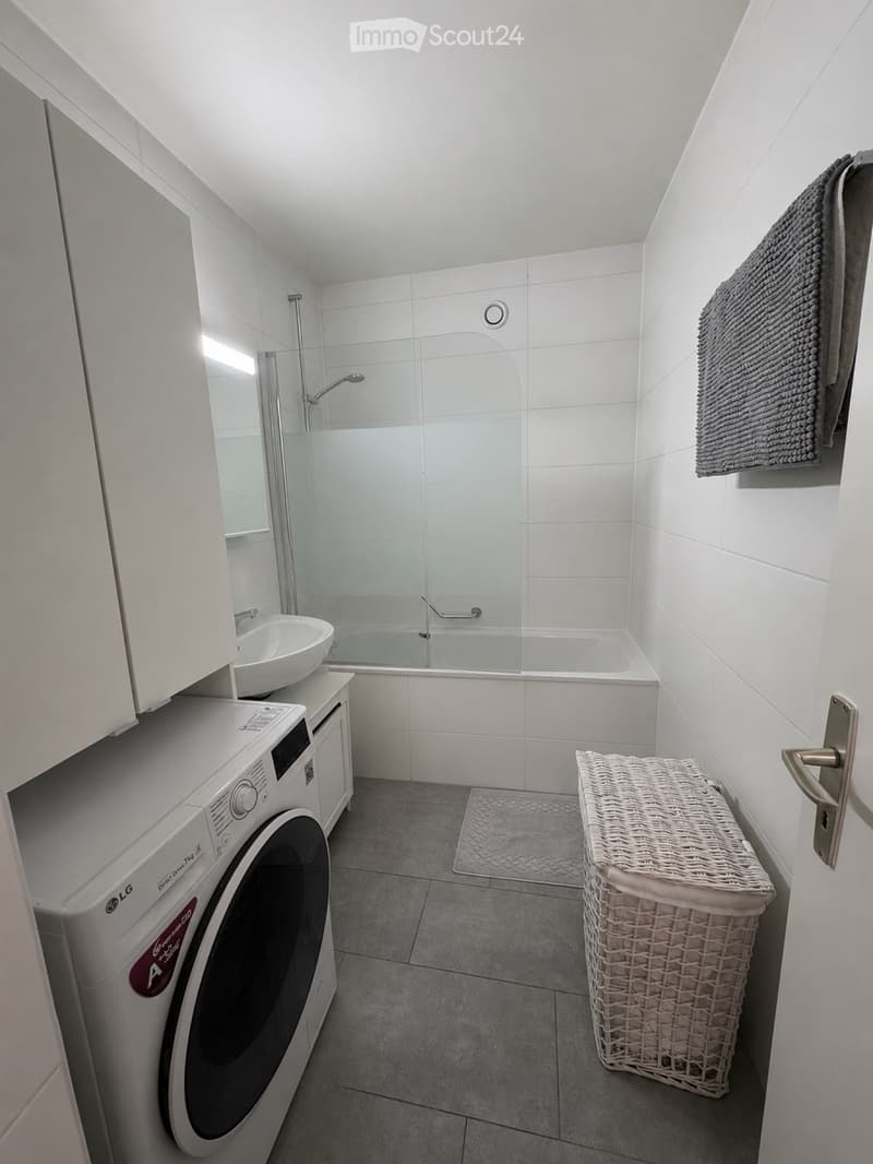 Room for rent (2)
