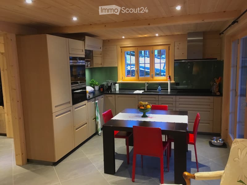 For sale is a magnificent log cabin of high standing (3)