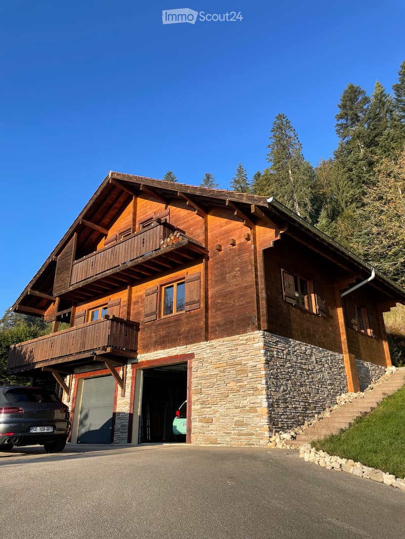 Beautiful individual chalet of 160 m² with panoramic view (1)