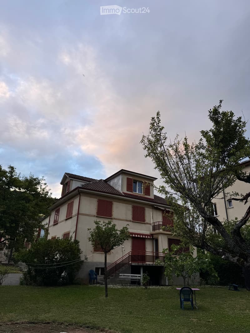Charmant petit appartement sous les toits de Corcelles (4)