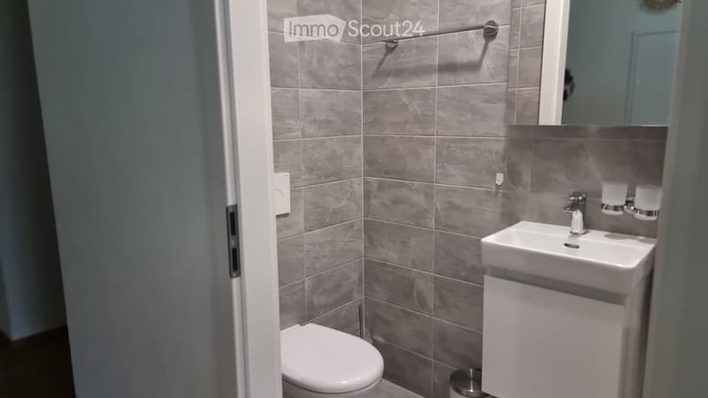 Room for rent (2)