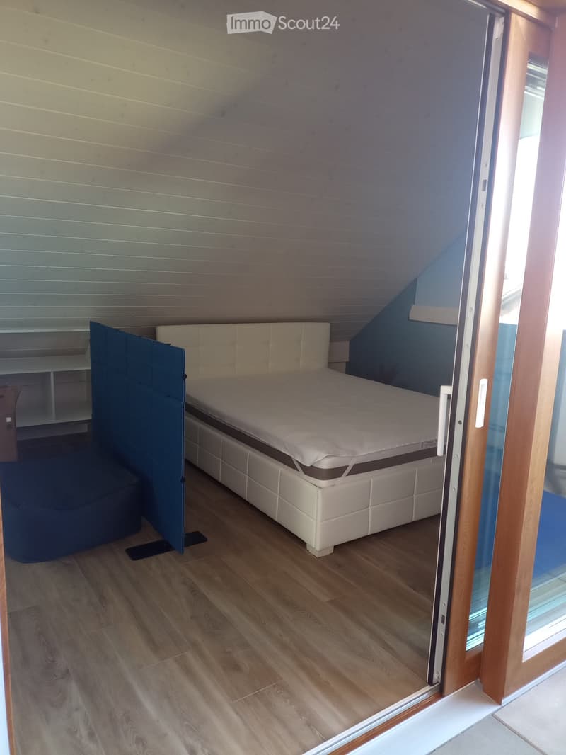 Studio meublé, 49 m2 au sol, charges comprises (10)