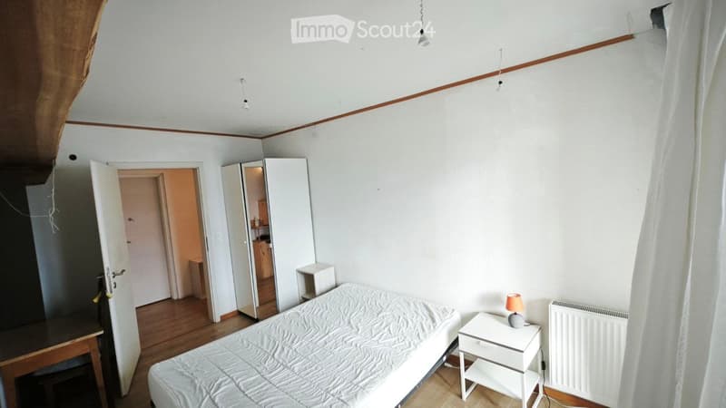 A room so free in an Ecovillage (3)