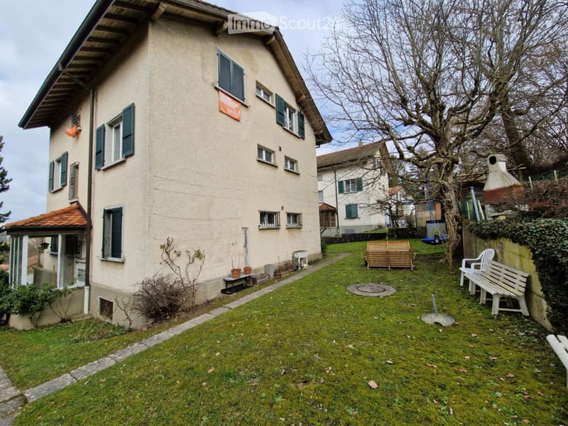 Camera in condivisione in un quartiere tranquillo (3)