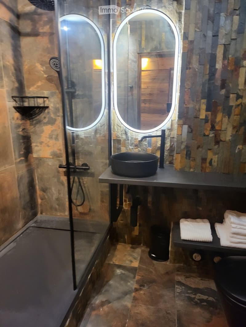 Appartement de 2,5 pièces rénové à neuf dans un excellent emplacement à Zermatt (4)