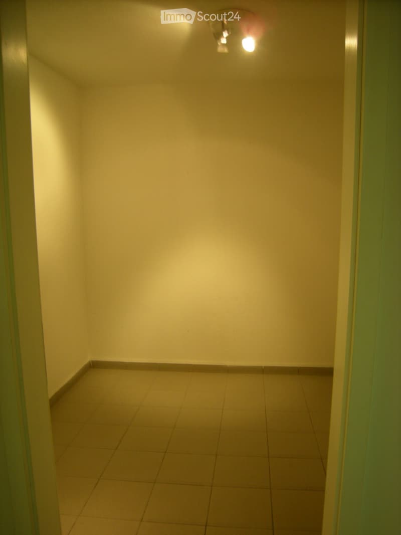 Maroggia, hobby room, or artist's studio (5)
