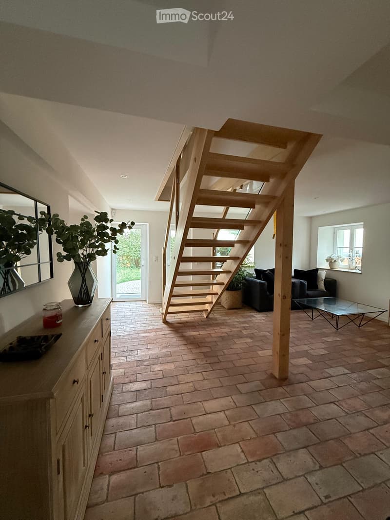Character house with terrace and garden (2)