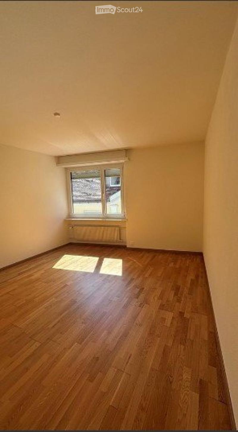 Charming 3-room apartment with balcony in the heart of Chur (4)