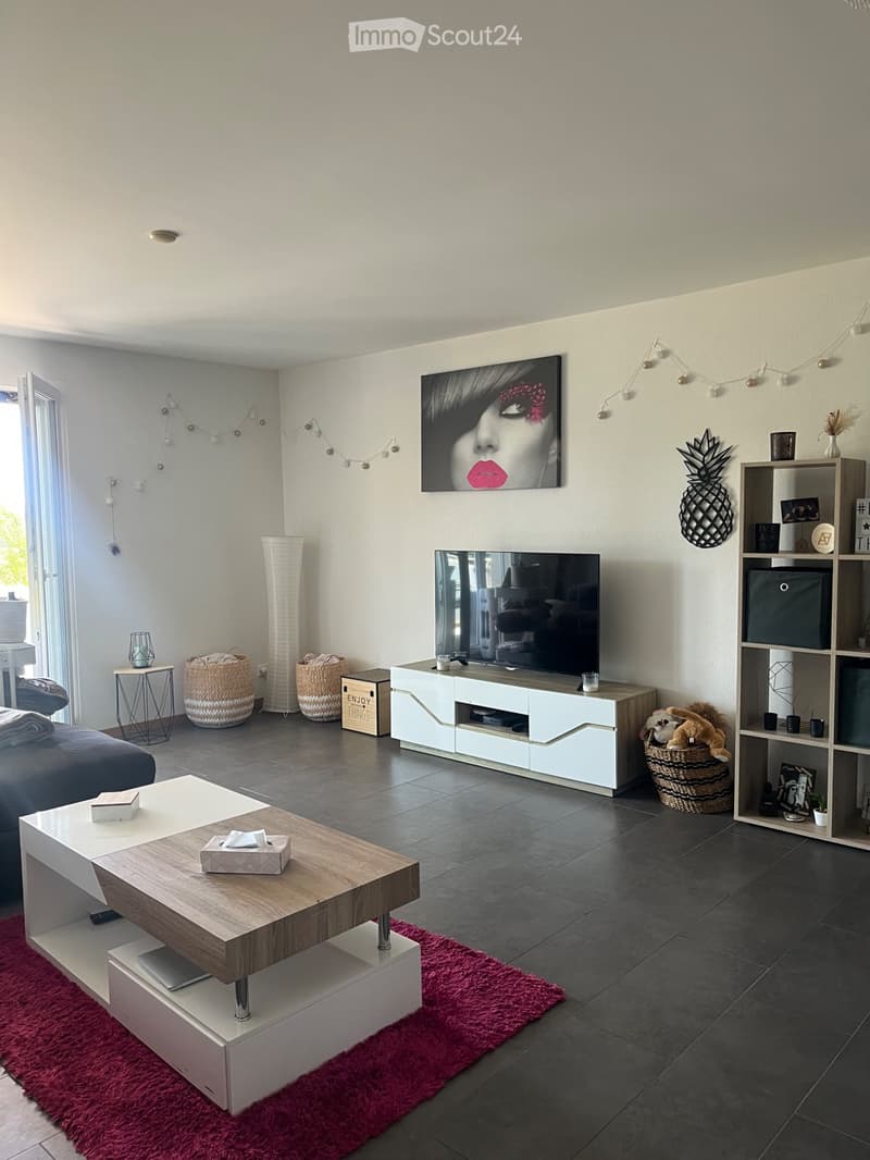 Schönes 2,5-Zimmer-Wohnung in Vuarrens mit großem Balkon (1)