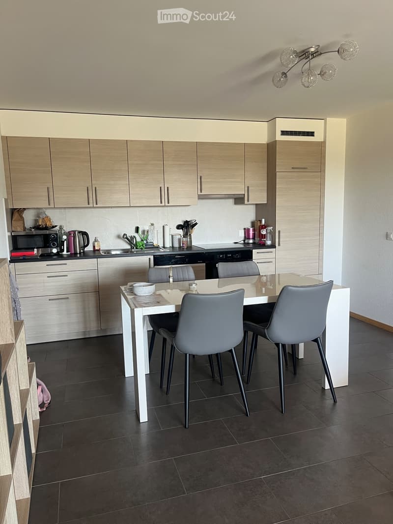 Schönes 2,5-Zimmer-Wohnung in Vuarrens mit großem Balkon (4)