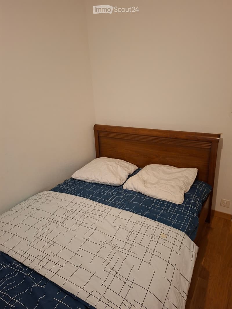 Chambre meublée (5)