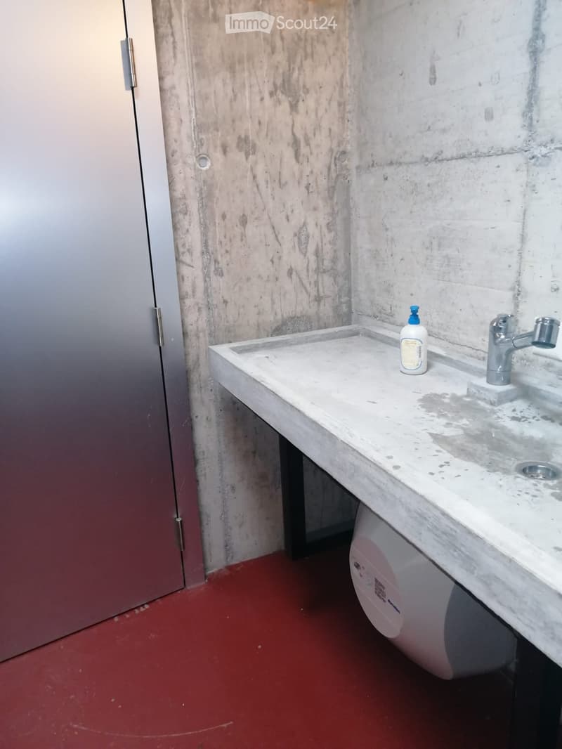 Verkaufe Gewerbeflächen mit einem Abstellplatz (4)