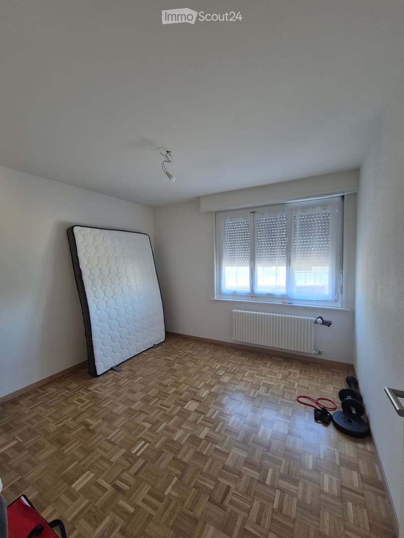 Appartement 3 pièces rénové au 1er étage avec ascenseur (4)