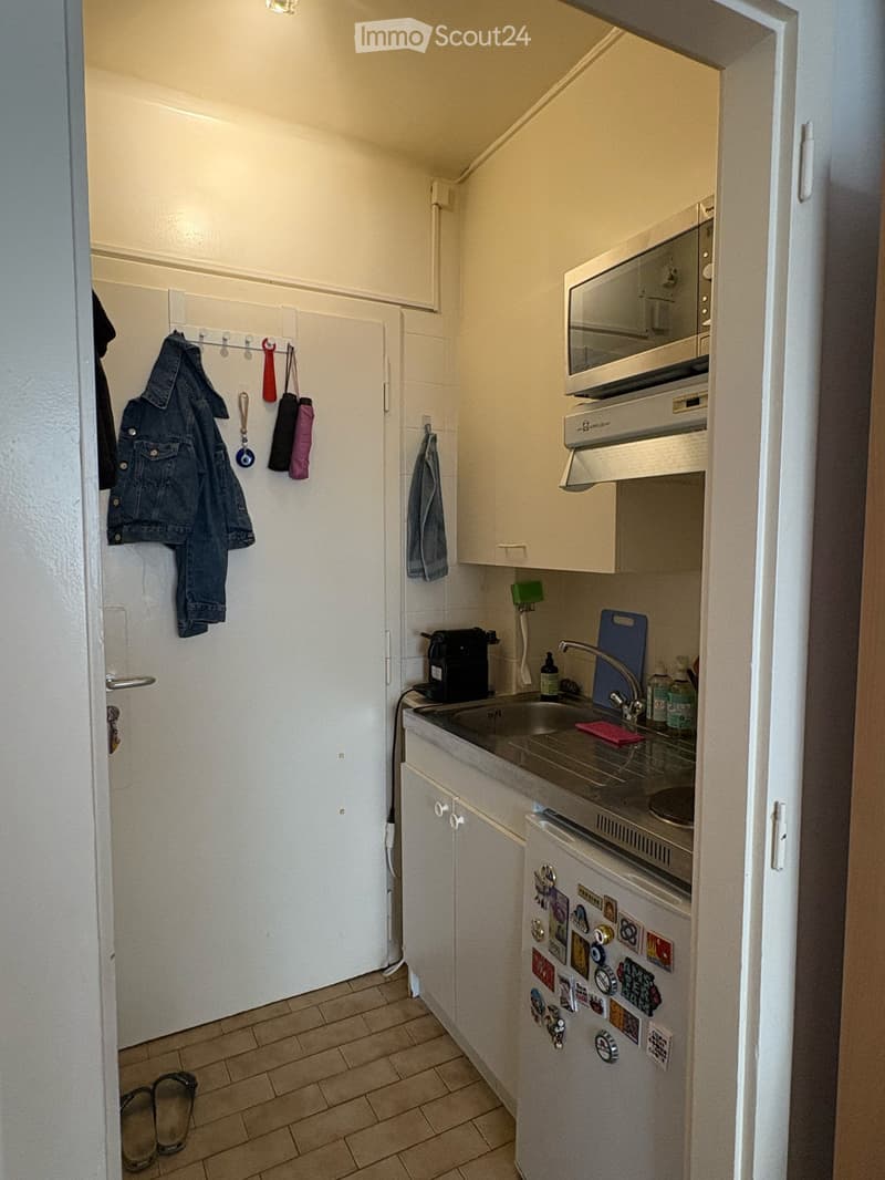 Studio meublé avec salle de bain privée et cuisine (2)