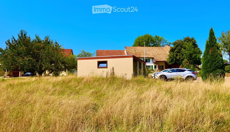 Familienvilla in ruhiger Lage mit Platz und Potenzial in Ajoie (2)