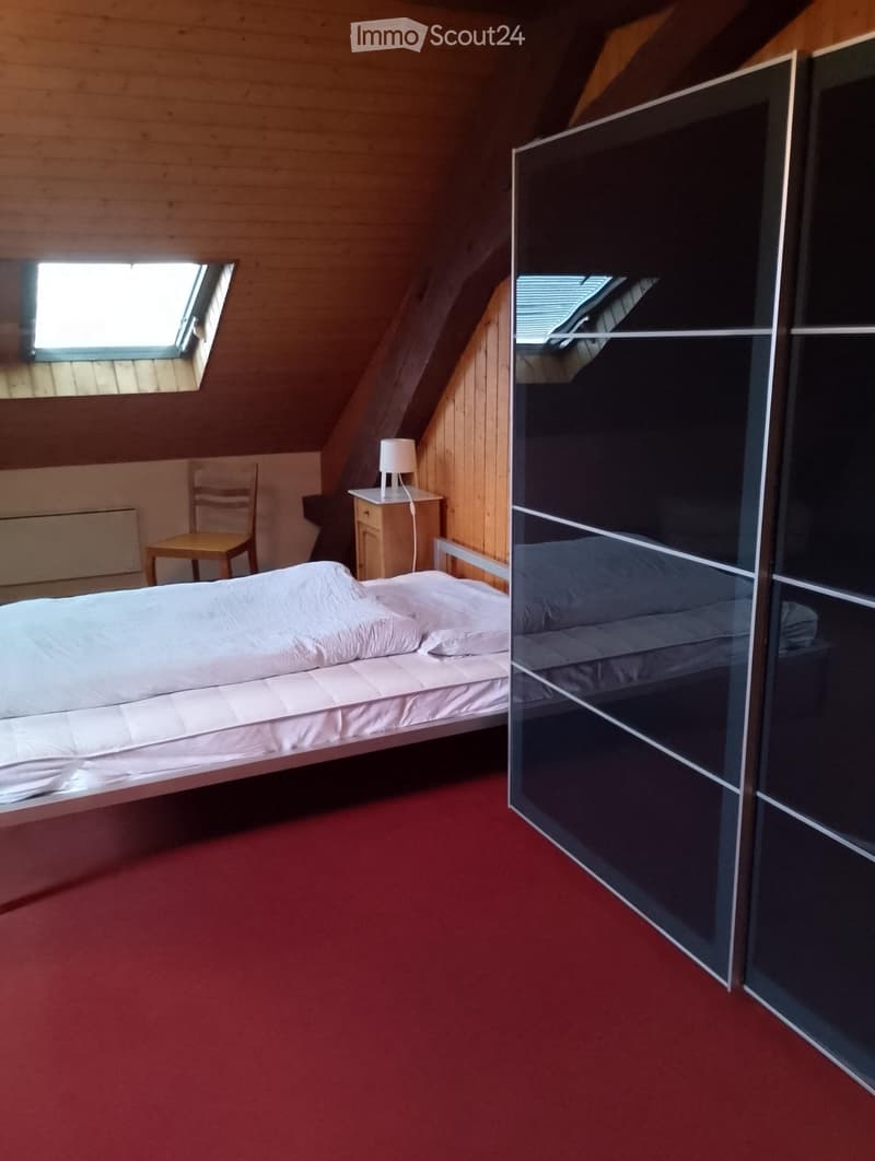 Chambre à louer pour une femme (1)
