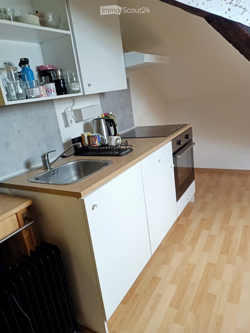 Chambre à louer pour une femme (4)