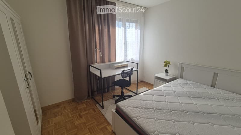 Möbliertes Zimmer (1)