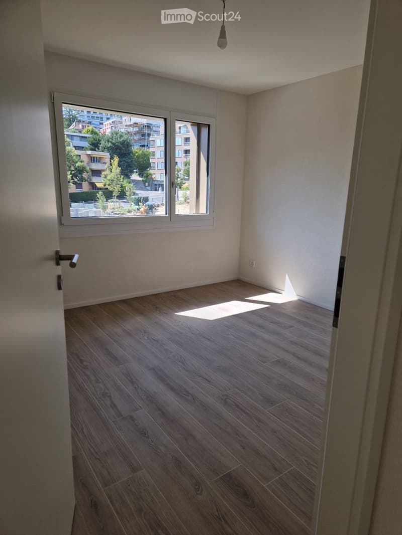 Neue 4,5-Zimmer-Wohnung mit großem Balkon (3)