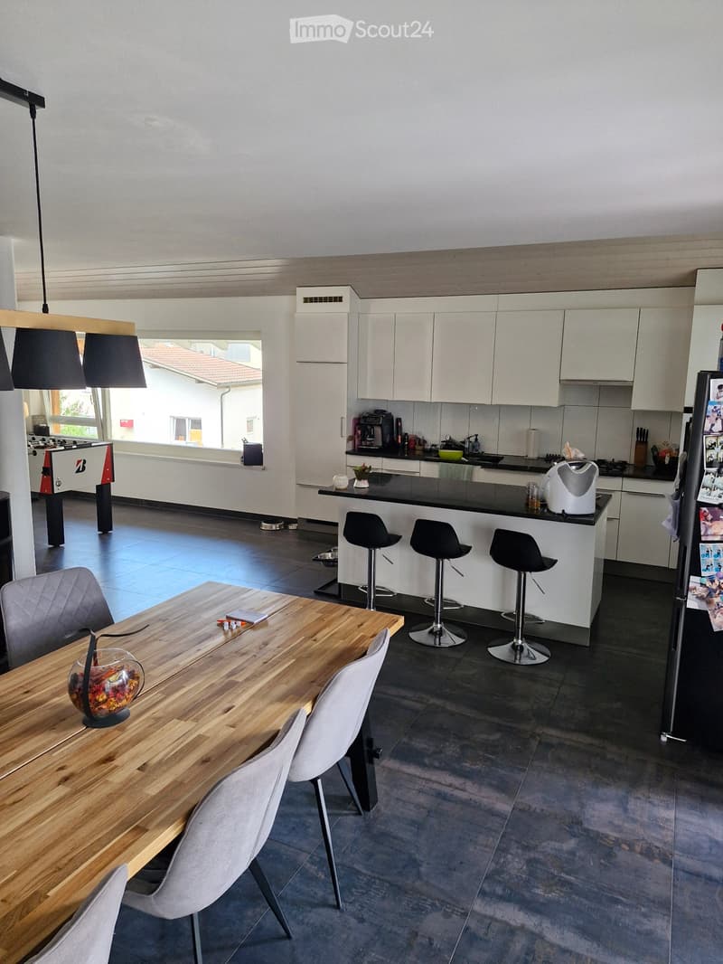 House with 4.5 rooms and 5 to 7 parking spaces (3)