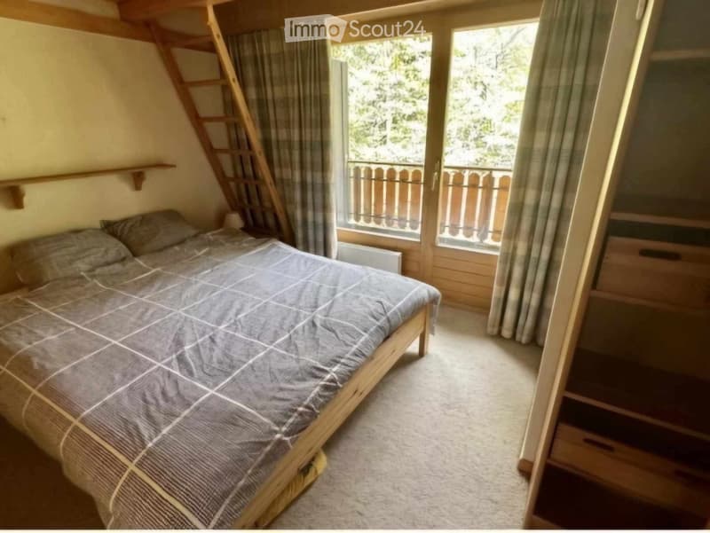 Dachgeschoss, für das ganze Jahr 3,5 Zi. möbliert, mit Garage (4)