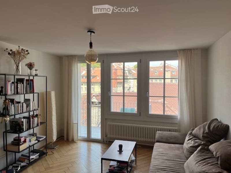 Appartement charmant, Rue des Epouses, 4ème étage, (2)
