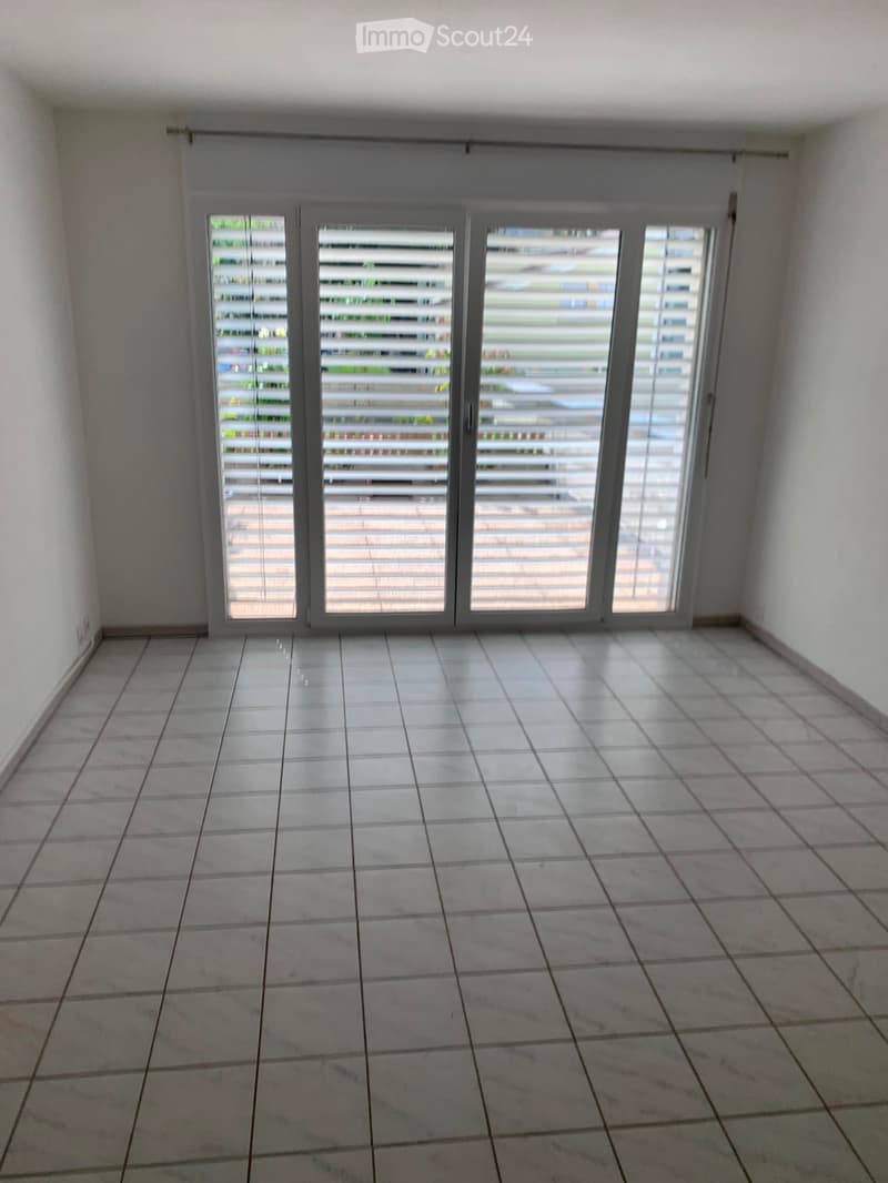 Großes Studio mit Terrasse, nur wenige Schritte vom Bahnhof entfernt (3)