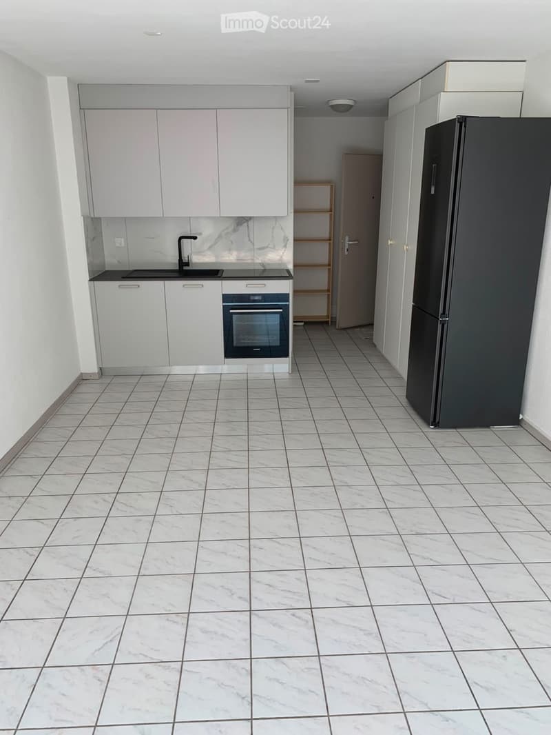 Großes Studio mit Terrasse, nur wenige Schritte vom Bahnhof entfernt (2)