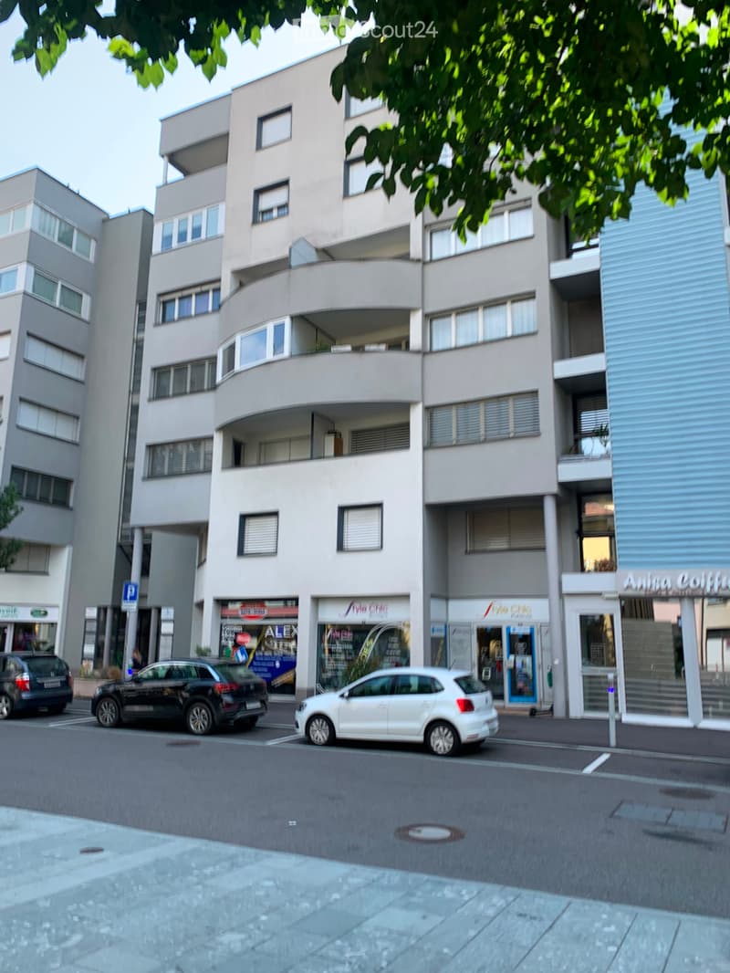 Großes Studio mit Terrasse, nur wenige Schritte vom Bahnhof entfernt (1)