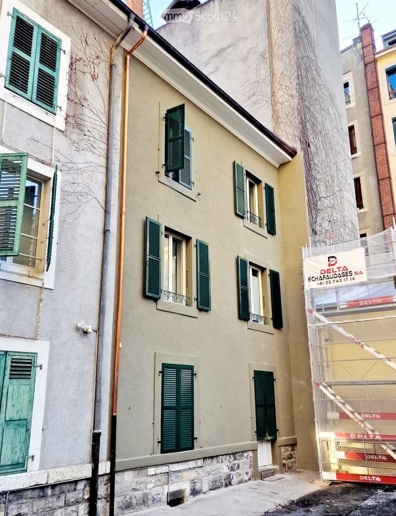 For sale: Well-maintained building - Genève Cité (2)