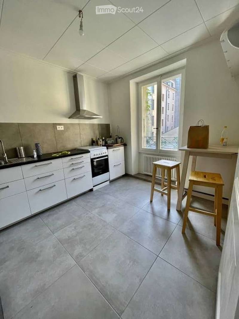 For sale: Well-maintained building - Genève Cité (3)