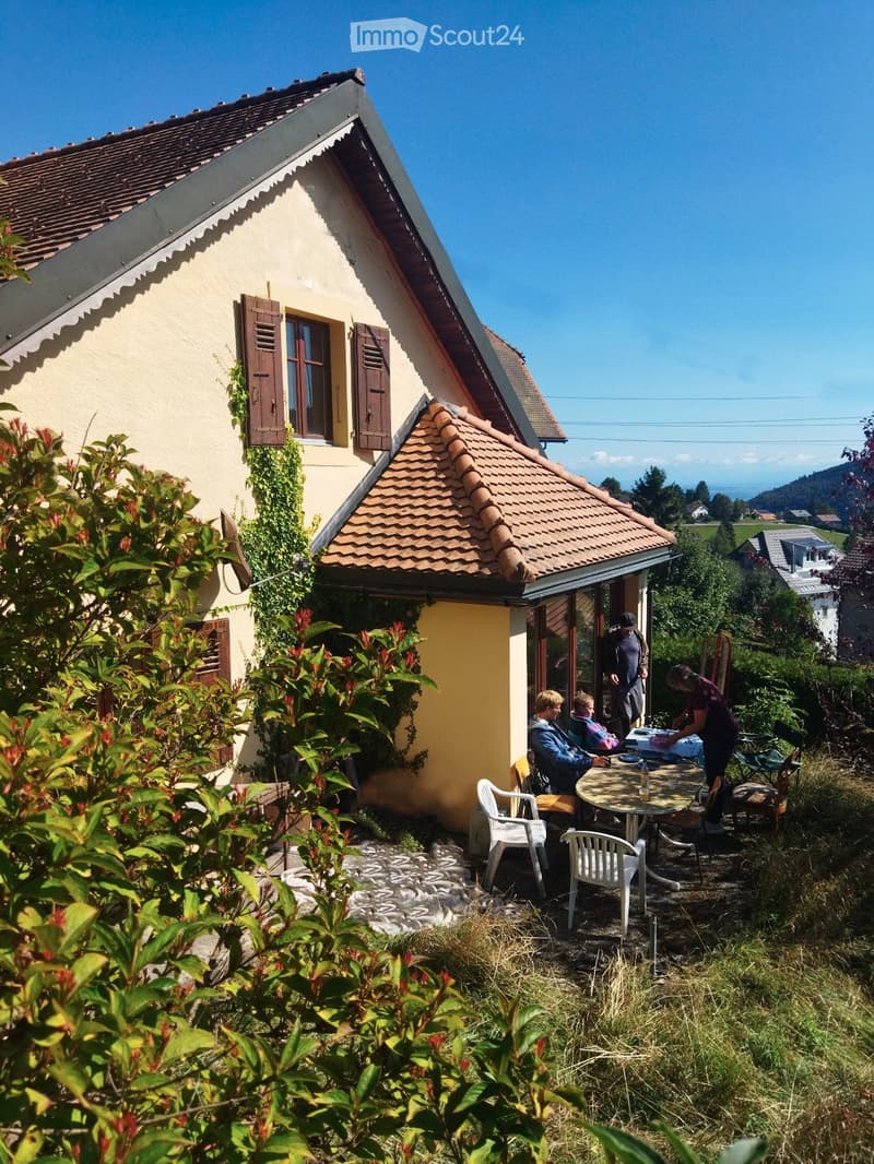 Village house with 5.5 rooms and large garden (4)