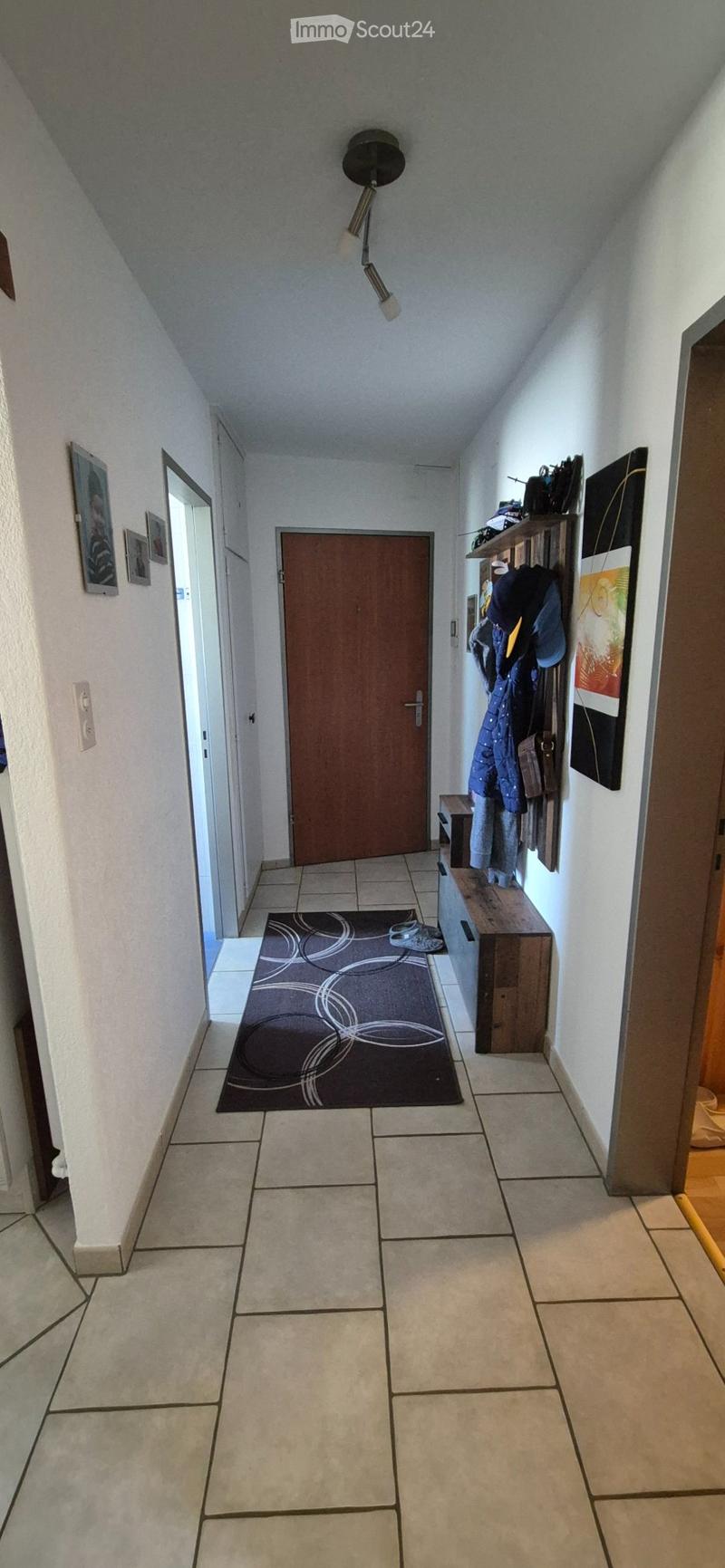 Bassecourt Apartment mit Garage und Parkplatz vor der Garage (5)