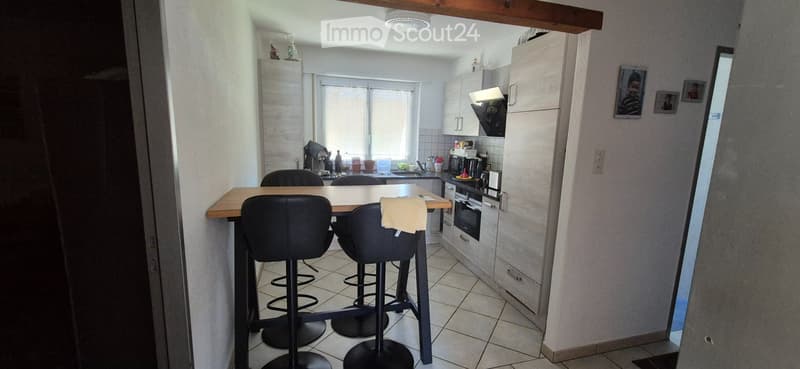 Bassecourt Apartment mit Garage und Parkplatz vor der Garage (3)