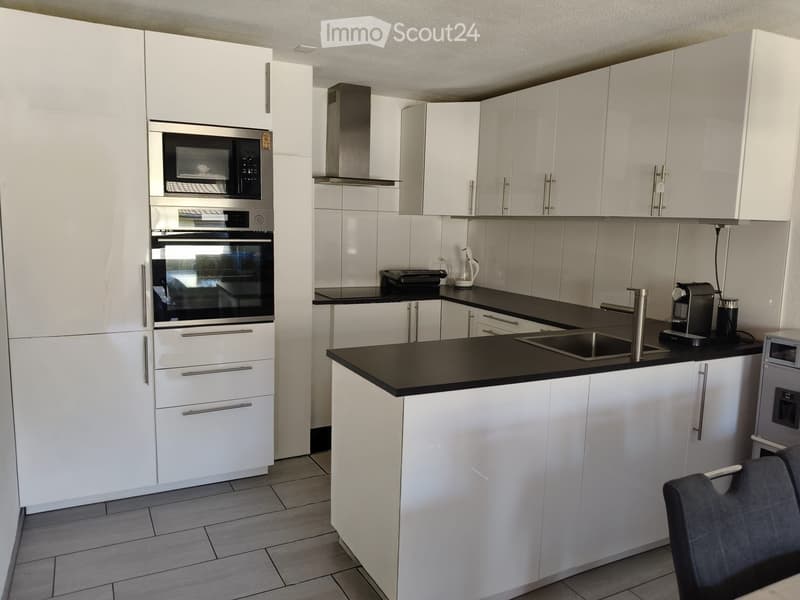 Moderne 4.5 Zimmer Wohnung an top Lage (1)