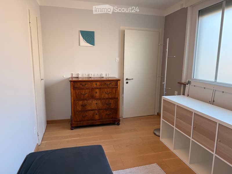 Petite chambre tranquille et lumineuse à louer (2)