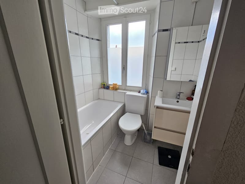 Zu vermieten großes 2.5-Zimmer-Apartment (2)